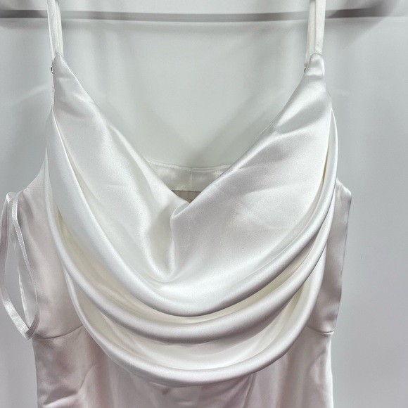 Women's Revelry White Sleeveless Double Slit Classic Gown Size 10 - Picture 11 of 15